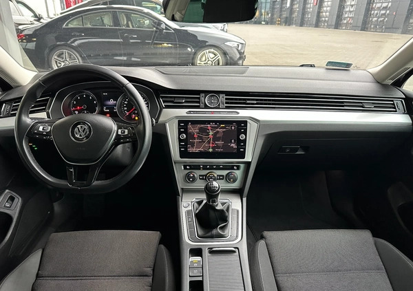 Volkswagen Passat cena 74900 przebieg: 116434, rok produkcji 2018 z Wyrzysk małe 436